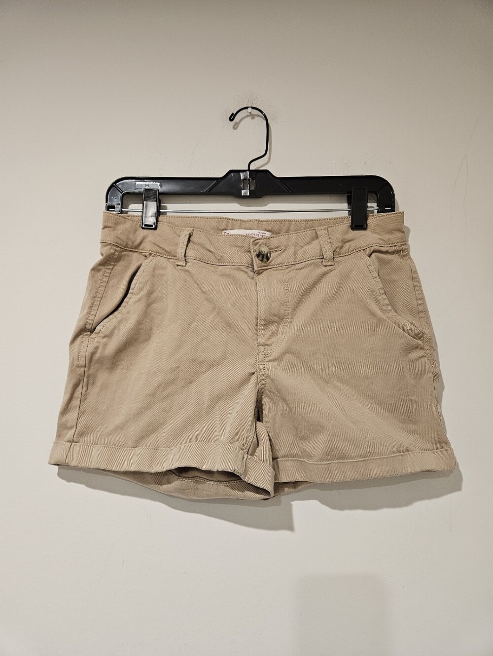 SO Beige Low Rise Midi Shorts with Cuffed Hem, Size 5